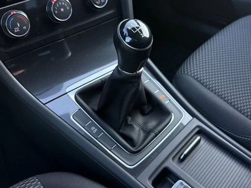 Volkswagen Golf - Afbeelding 16 van 30