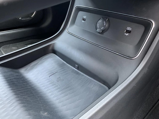 Voyah Free - Afbeelding 21 van 30