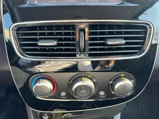 Renault Clio - Afbeelding 28 van 30