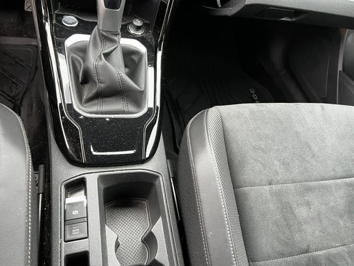 Volkswagen T-Roc - Afbeelding 23 van 30