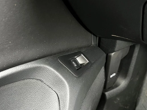 Volkswagen T-Roc - Afbeelding 27 van 30