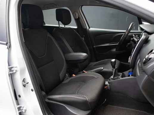 Renault Clio - Afbeelding 25 van 30