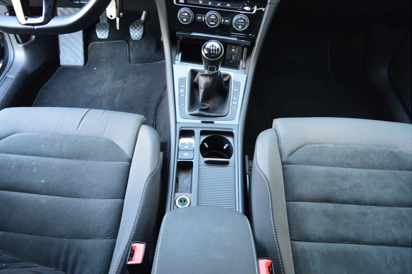 Volkswagen Golf - Afbeelding 29 van 30