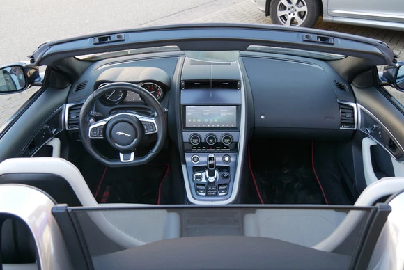 Jaguar F-Type - Afbeelding 15 van 24