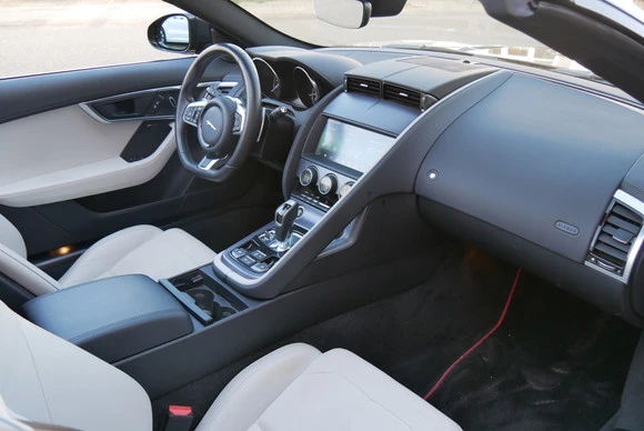 Jaguar F-Type - Afbeelding 16 van 24