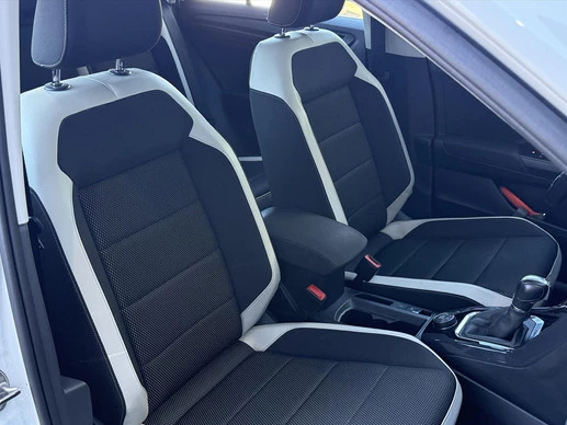 Volkswagen T-Roc - Afbeelding 15 van 30