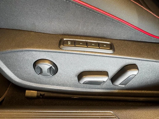 Volkswagen Golf - Afbeelding 13 van 30