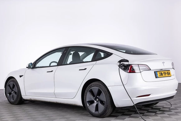 Tesla Model 3 - Afbeelding 2 van 30
