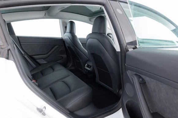 Tesla Model 3 - Afbeelding 12 van 30