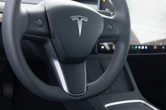 Tesla Model 3 - Afbeelding 14 van 30