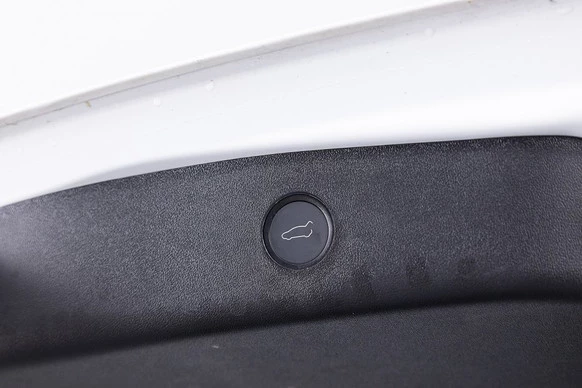 Tesla Model 3 - Afbeelding 27 van 30