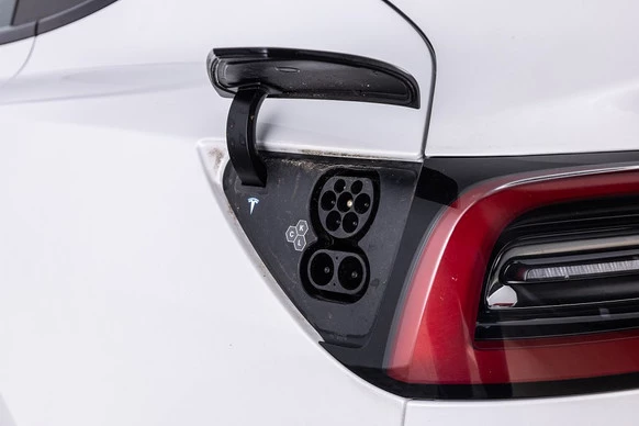 Tesla Model 3 - Afbeelding 28 van 30