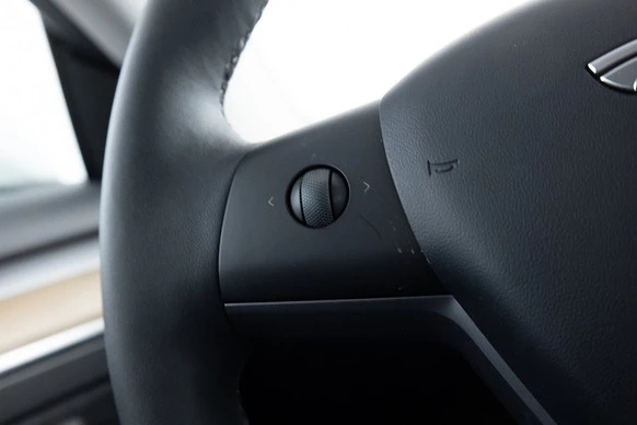 Tesla Model 3 - Afbeelding 18 van 30