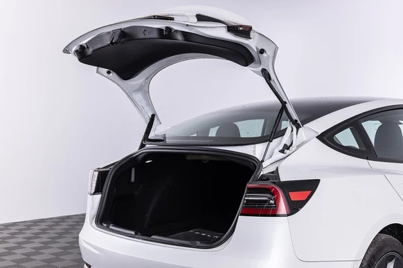 Tesla Model 3 - Afbeelding 26 van 30