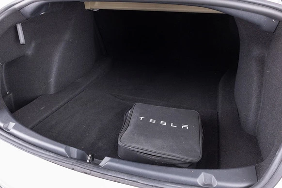 Tesla Model 3 - Afbeelding 27 van 30