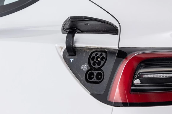 Tesla Model 3 - Afbeelding 25 van 30