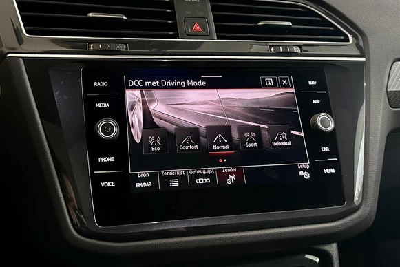 Volkswagen Tiguan - Afbeelding 23 van 30