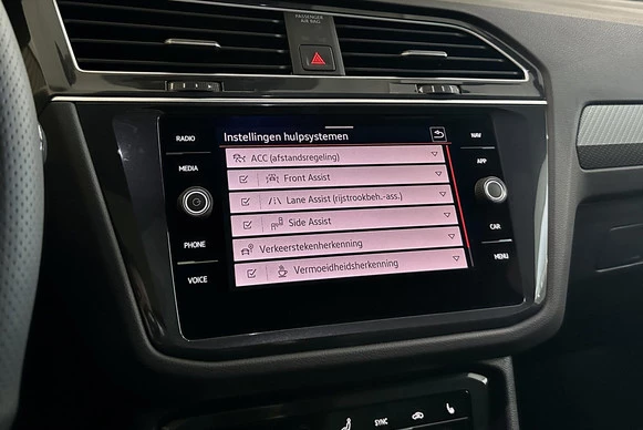 Volkswagen Tiguan - Afbeelding 25 van 30