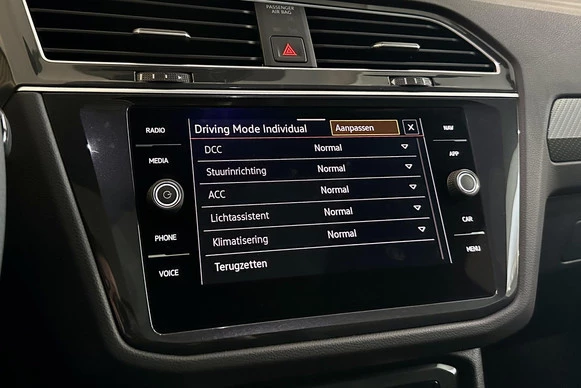 Volkswagen Tiguan - Afbeelding 28 van 30