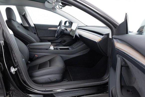 Tesla Model 3 - Afbeelding 7 van 30