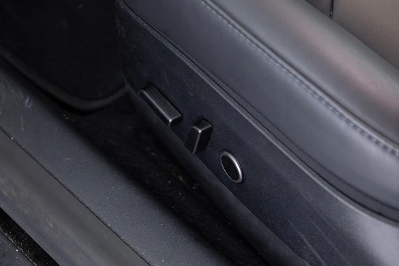 Tesla Model 3 - Afbeelding 14 van 30