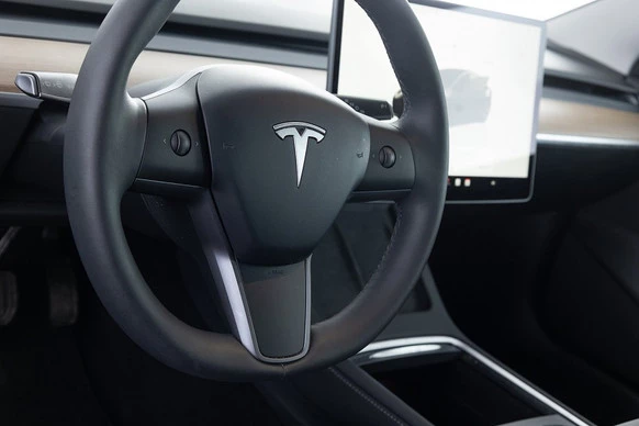 Tesla Model 3 - Afbeelding 15 van 30