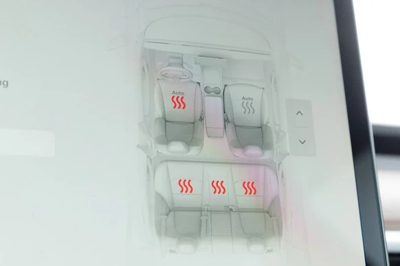 Tesla Model 3 - Afbeelding 20 van 30