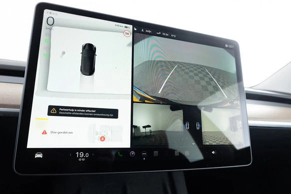 Tesla Model 3 - Afbeelding 22 van 30