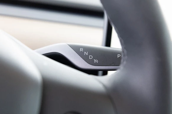 Tesla Model 3 - Afbeelding 25 van 30