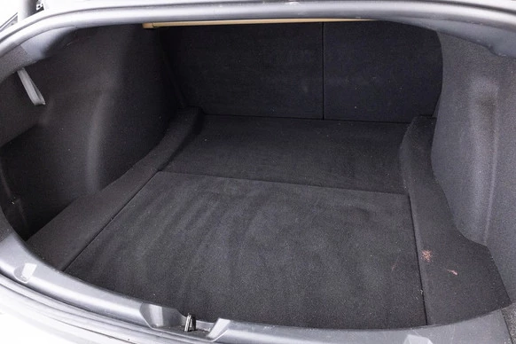 Tesla Model 3 - Afbeelding 27 van 30