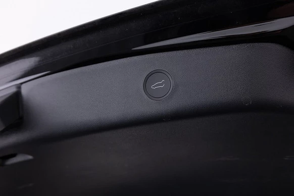 Tesla Model 3 - Afbeelding 28 van 30