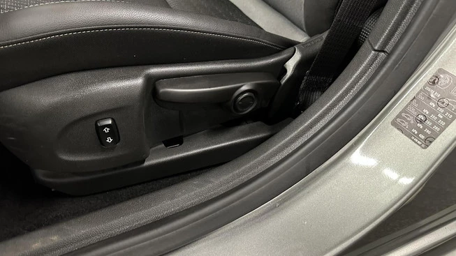 Opel Astra - Afbeelding 28 van 30