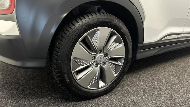 Hyundai Kona - Afbeelding 16 van 30