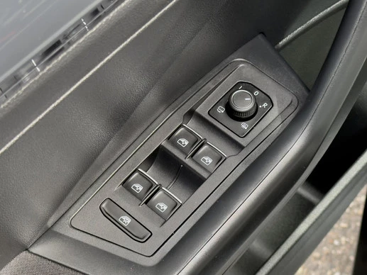 Volkswagen T-Roc - Afbeelding 27 van 30
