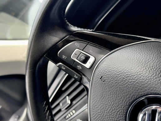 Volkswagen T-Roc - Afbeelding 28 van 30