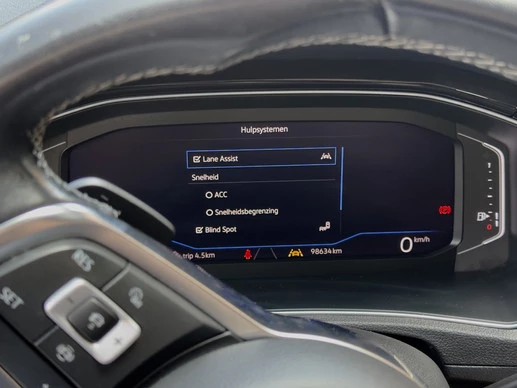 Volkswagen T-Roc - Afbeelding 25 van 29