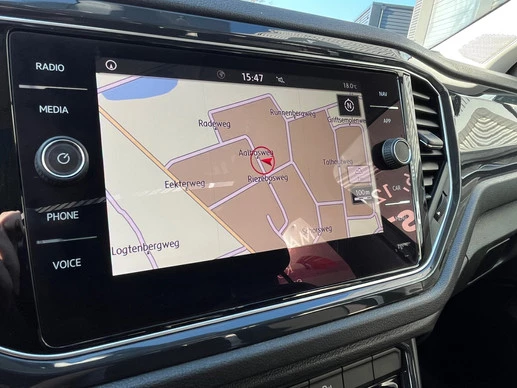 Volkswagen T-Roc - Afbeelding 25 van 30