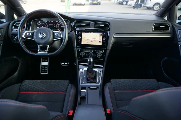 Volkswagen Golf - Afbeelding 12 van 30