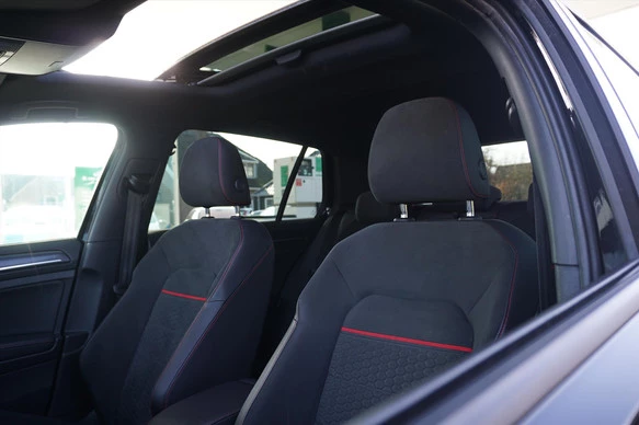 Volkswagen Golf - Afbeelding 16 van 30