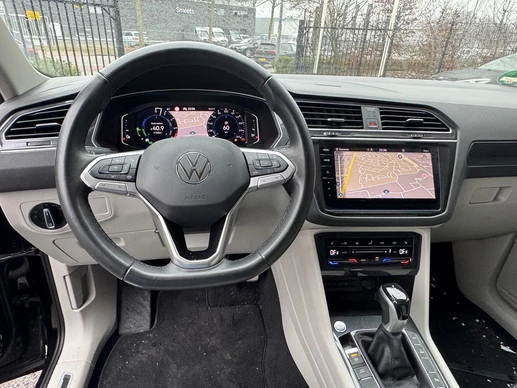 Volkswagen Tiguan - Afbeelding 13 van 30