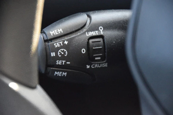 Peugeot 208 - Afbeelding 18 van 25