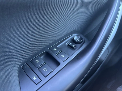 Opel Astra - Afbeelding 19 van 29