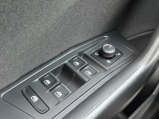 Volkswagen T-Roc - Afbeelding 21 van 30