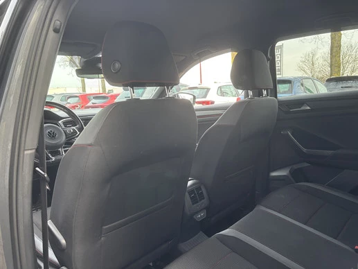 Volkswagen T-Roc - Afbeelding 25 van 30