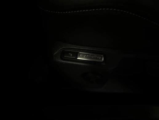 Volkswagen T-Roc - Afbeelding 24 van 30