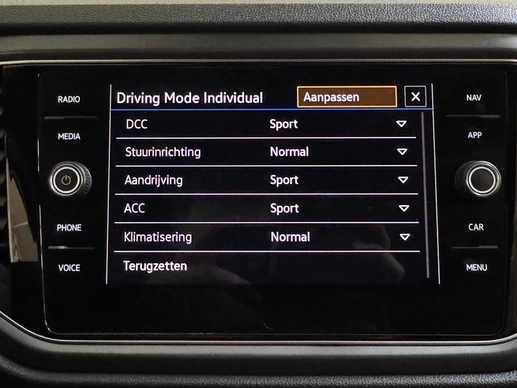 Volkswagen T-Roc - Afbeelding 26 van 30