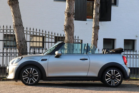 MINI Cooper S Cabrio - Afbeelding 2 van 30