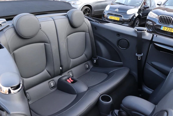 MINI Cooper S Cabrio - Afbeelding 18 van 30