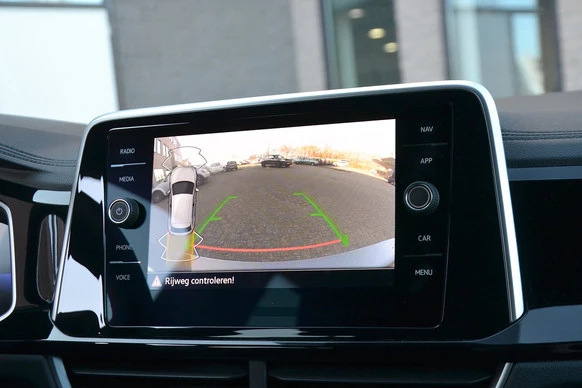 Volkswagen T-Roc - Afbeelding 18 van 24