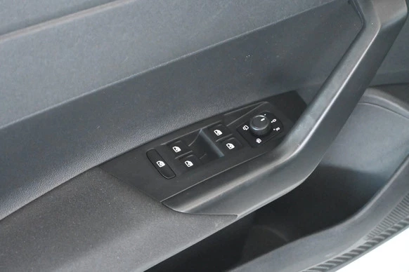 Volkswagen Polo - Afbeelding 24 van 30